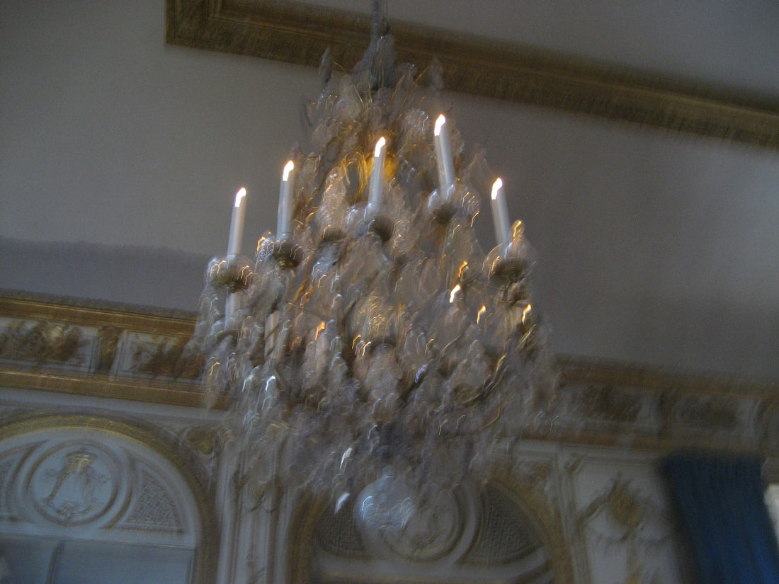 VICTORIAN FASHION REIGNS